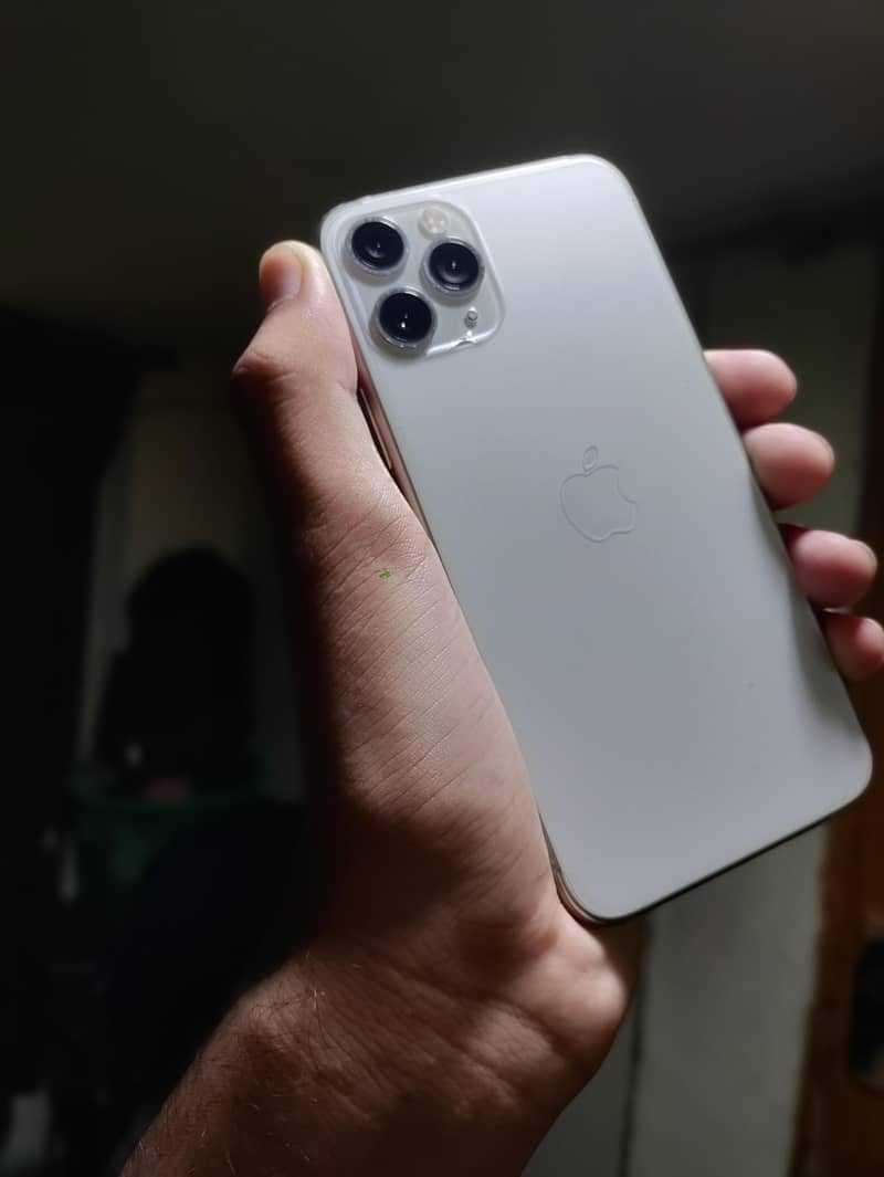Apple iPhone 11 pro 0