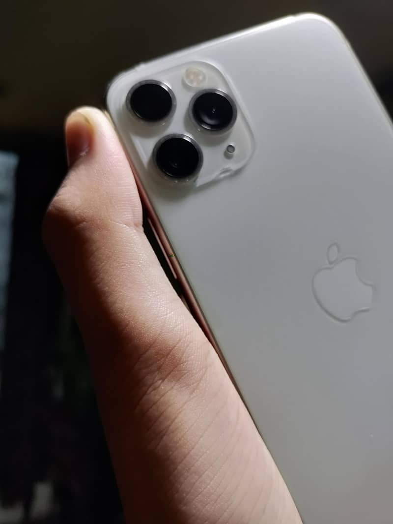 Apple iPhone 11 pro 1