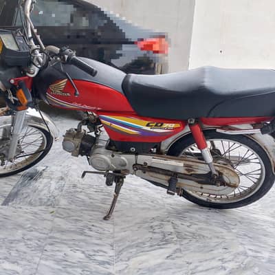 Honda CD 70 For sale in best condition 1st owner registered