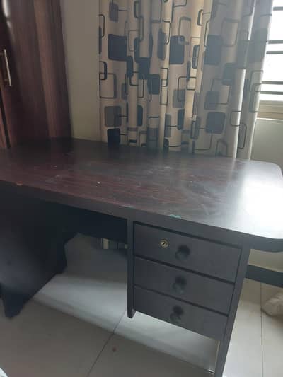 computer / office tables with chairs