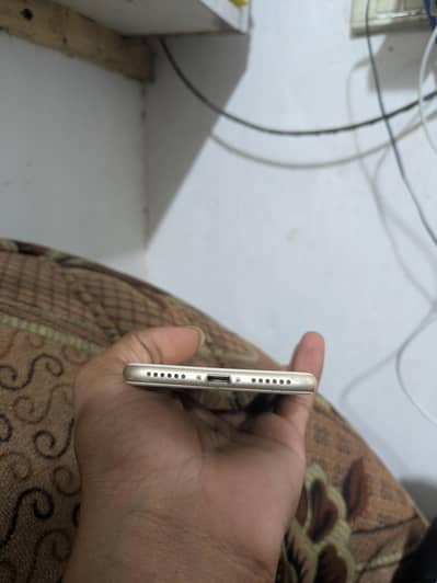 Apple iPhone 7