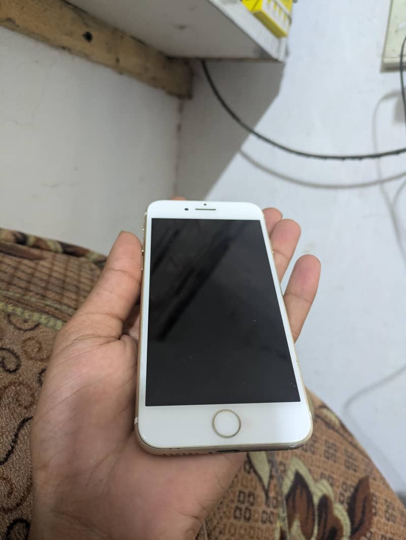 Apple iPhone 7 1