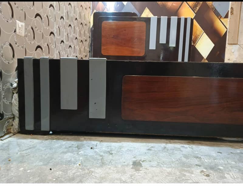 Bed Queen Size Solid wooden 0
