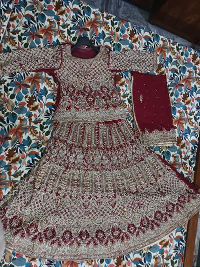 RED GOLDEN LEHNGA BRAND NEW MEDIUM SIZE