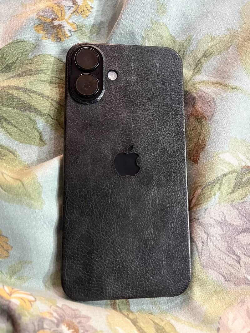 Apple iPhone 16 Plus 1