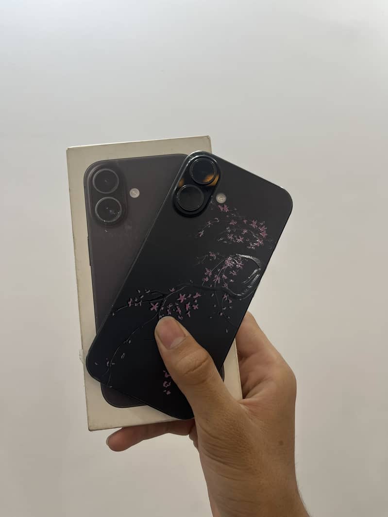 Apple iPhone 16 0