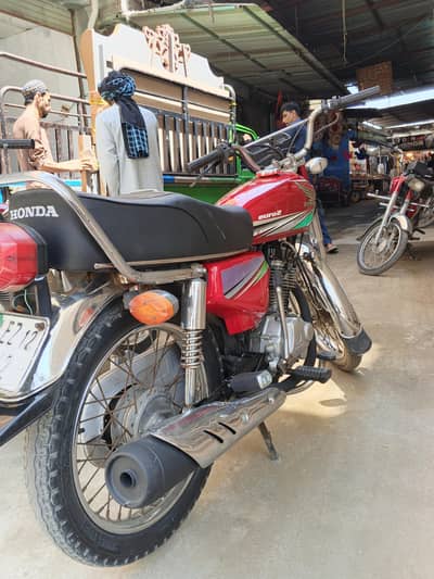 Honda 125/ Model 2012/Whatsapp No 0317-5423602
