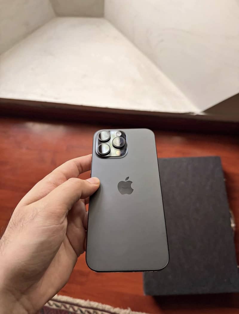 Apple iPhone 16 Pro Max 5