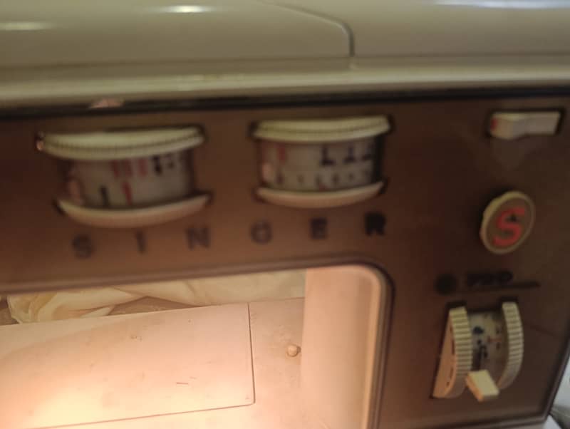 Singer sewing machine 1