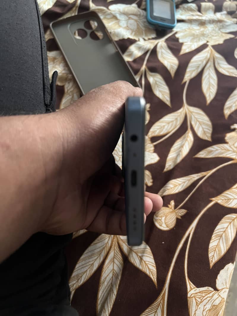 Realme C63 4