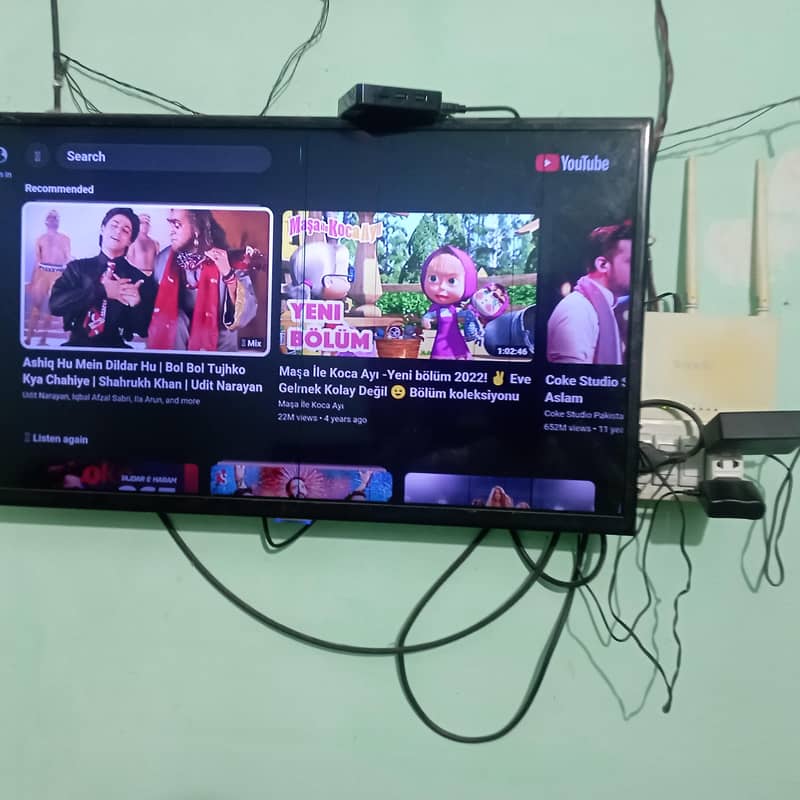 32 Inch LCD 1