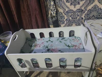 baby cot small