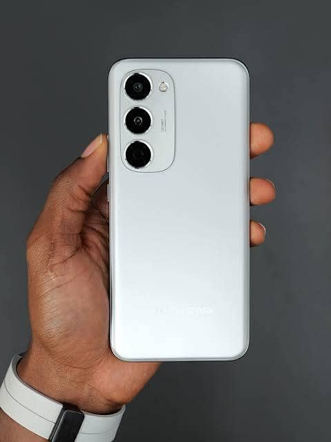 Tecno spark 40 pro plus 0