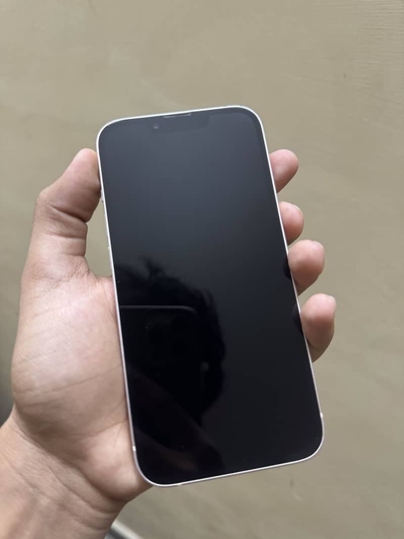 Apple iPhone 13 5