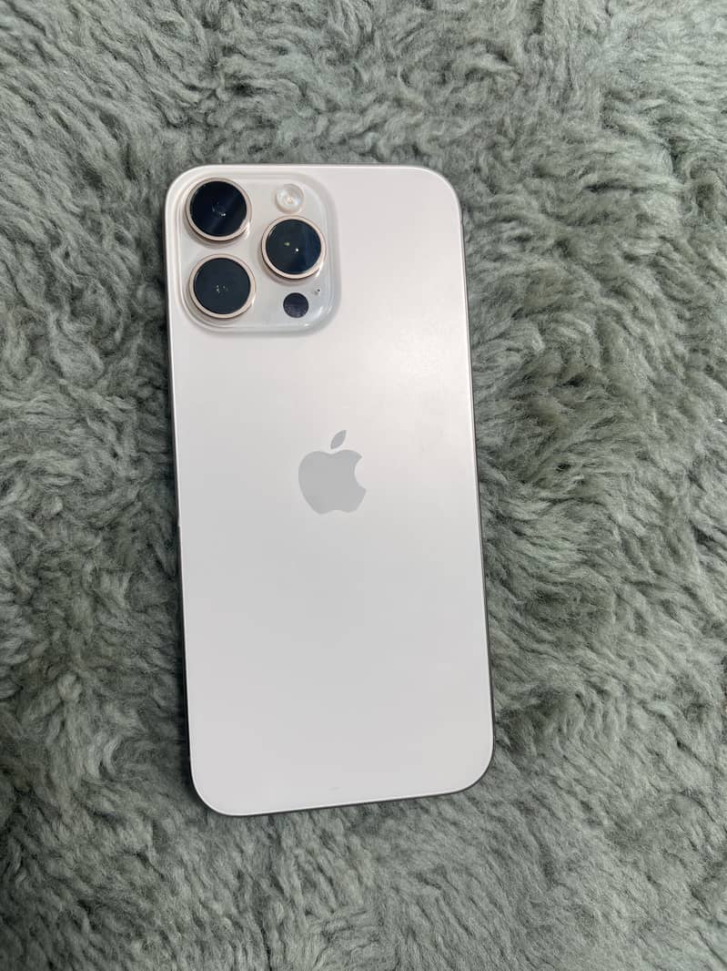 Apple iPhone 16 Pro Max 0