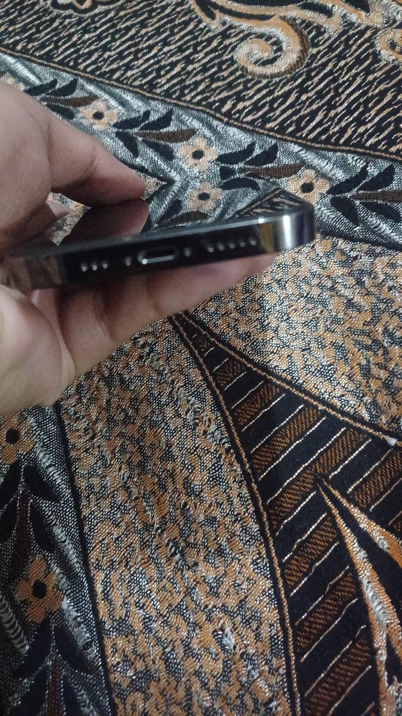 Apple iPhone 13 Pro 2