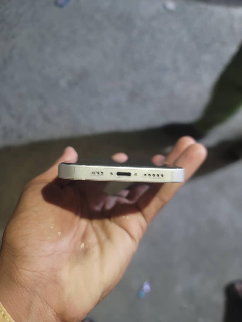 Apple iPhone 14 4