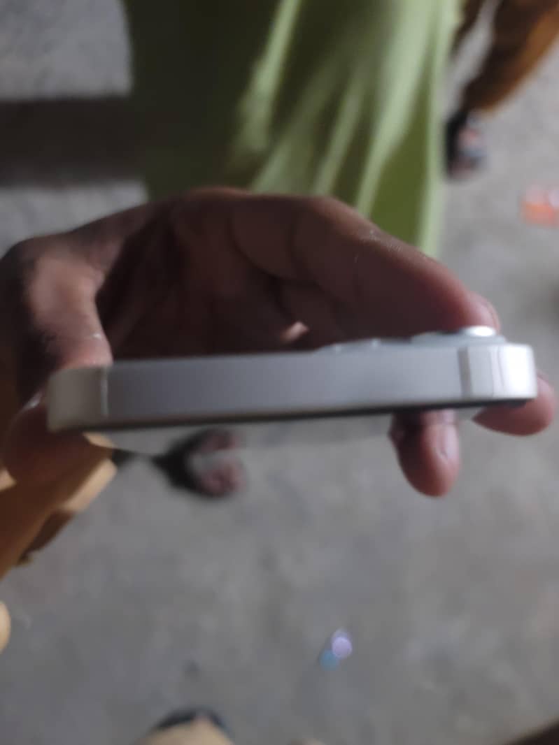 Apple iPhone 14 5