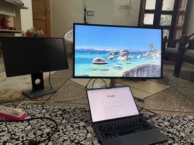LCDs Screens - LG 32” 4K HDR Monitor + Dell 22” IPS Pivot Monitor