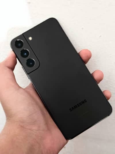 SAMSANG S22 NEW CONDITION