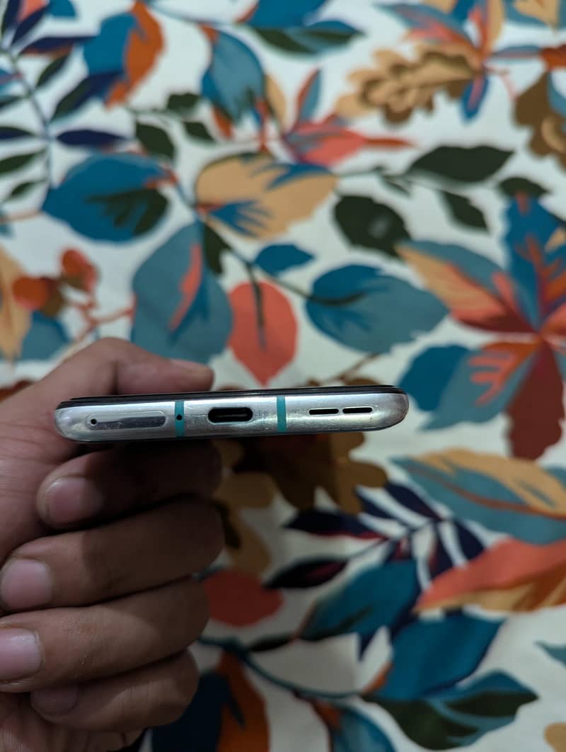 One Plus 8T 6