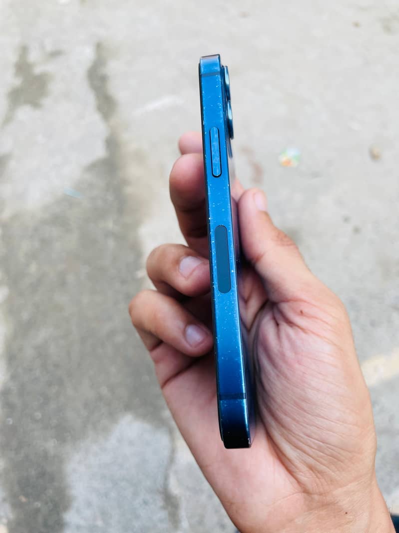 Apple iPhone 12 mini 1