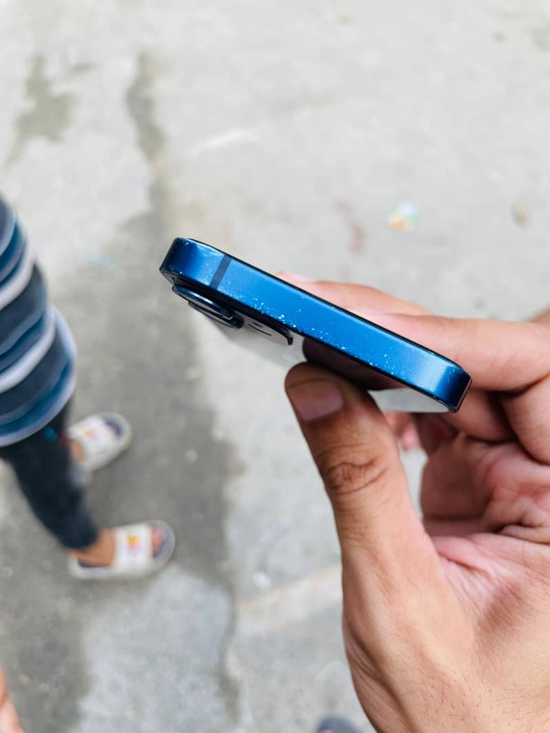 Apple iPhone 12 mini 3