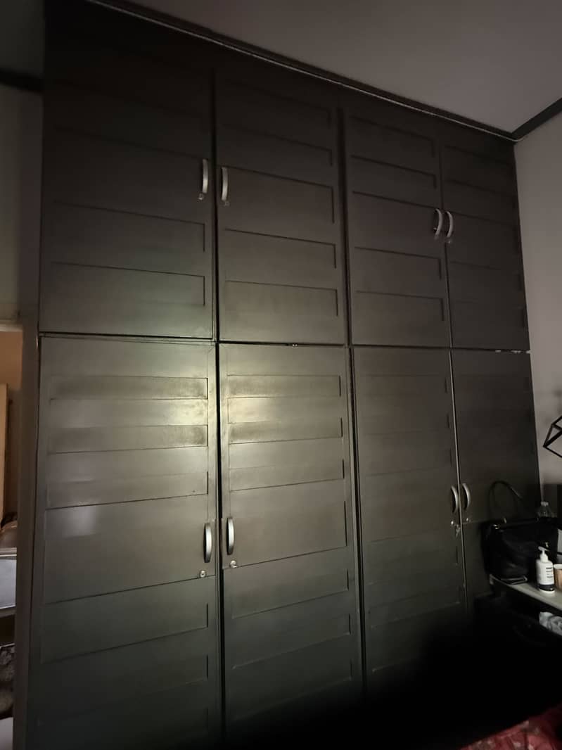 Wardrobe 0