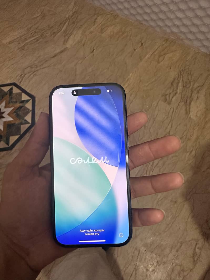 Apple iPhone 16 2