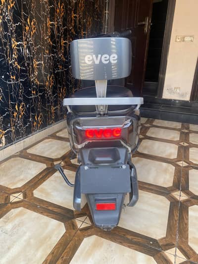evee GenZ 2026 model like brand new