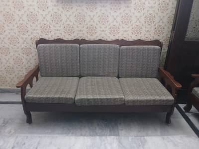 5 seater sofa set in Good condition