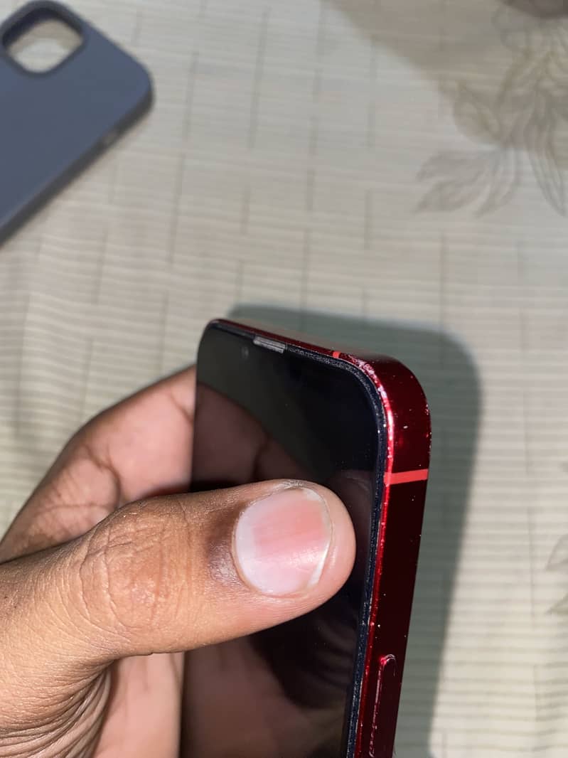 Apple iPhone 13 5