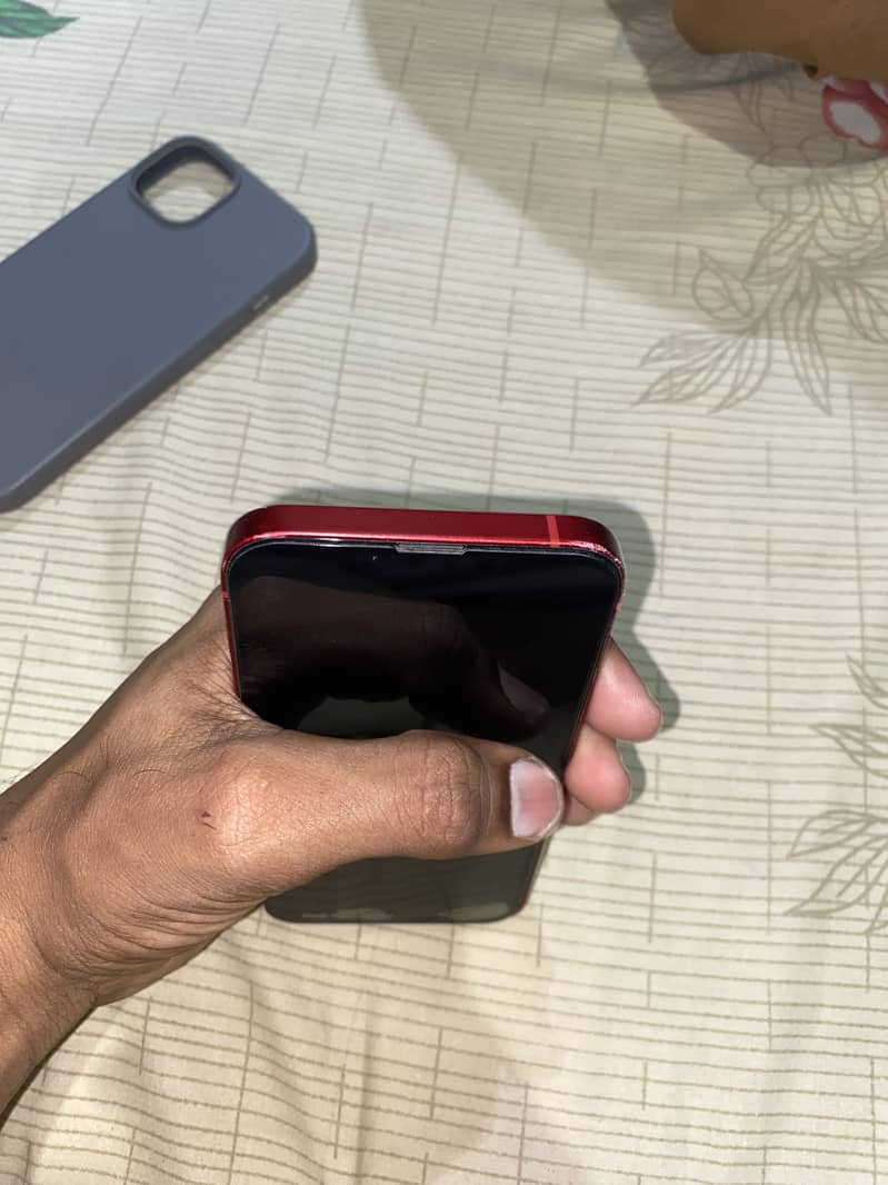 Apple iPhone 13 6