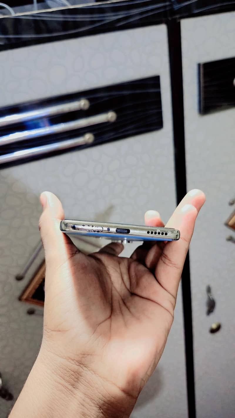 Tecno CAMON 40 7