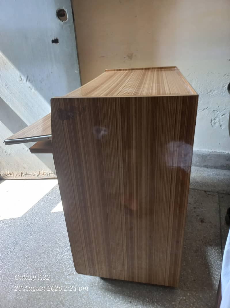 Used computer table 1