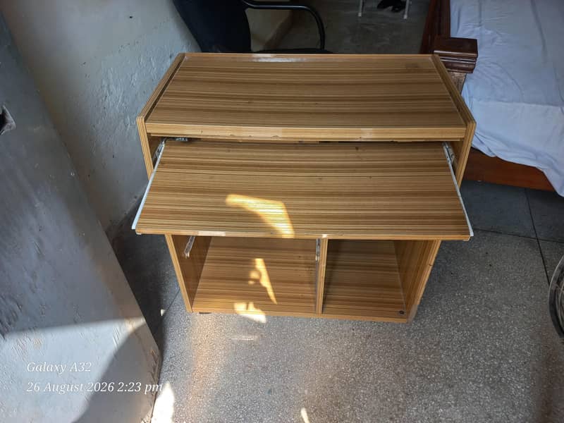 Used computer table 2