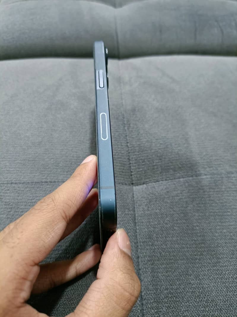 Apple iPhone 13 1