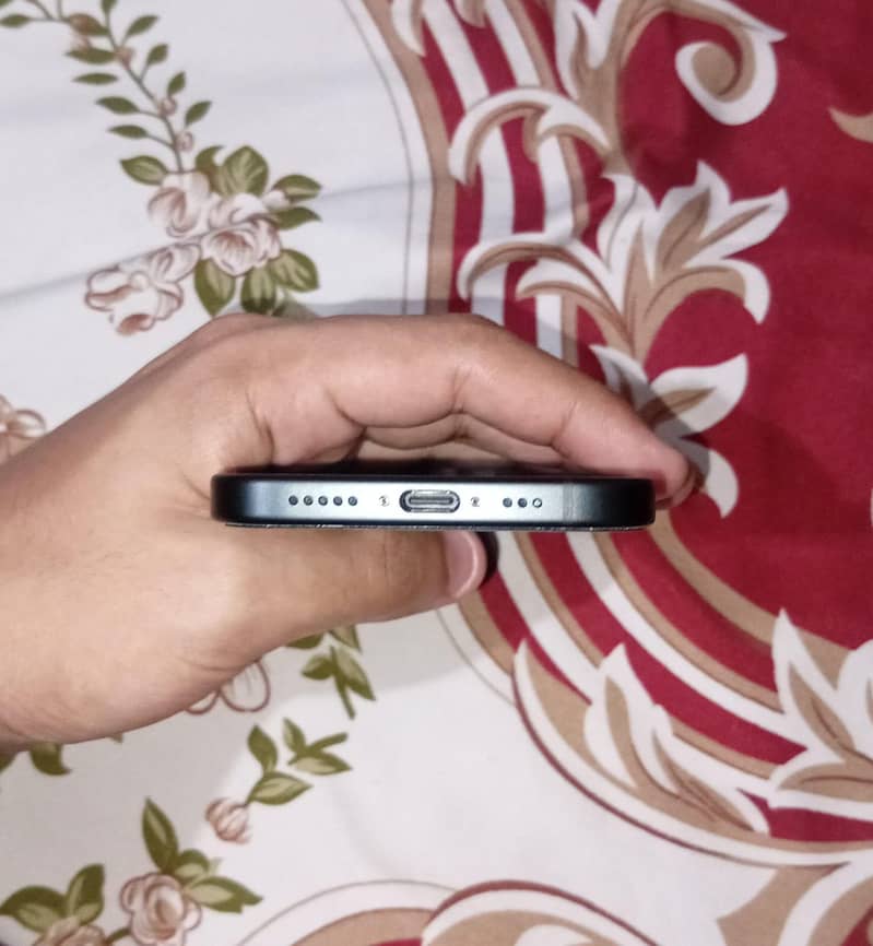 Apple iPhone 15 2
