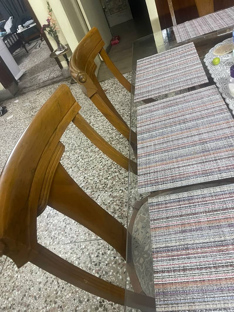 Dining tables 0