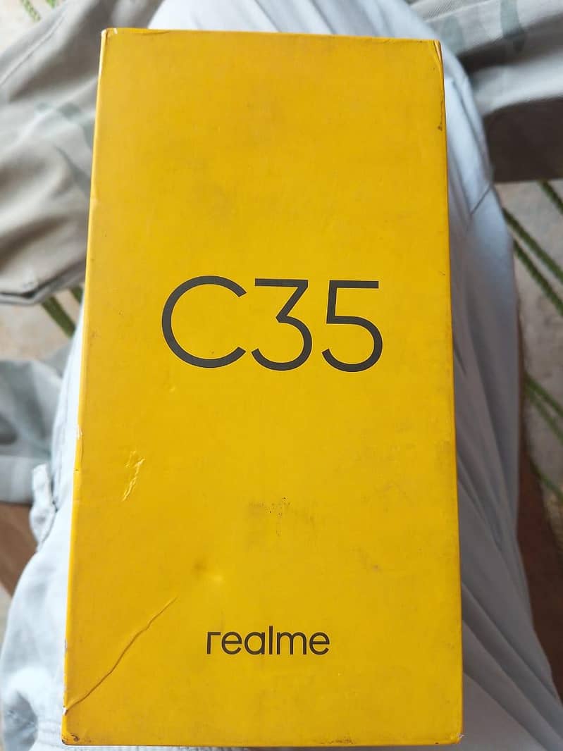 Realme C35 3
