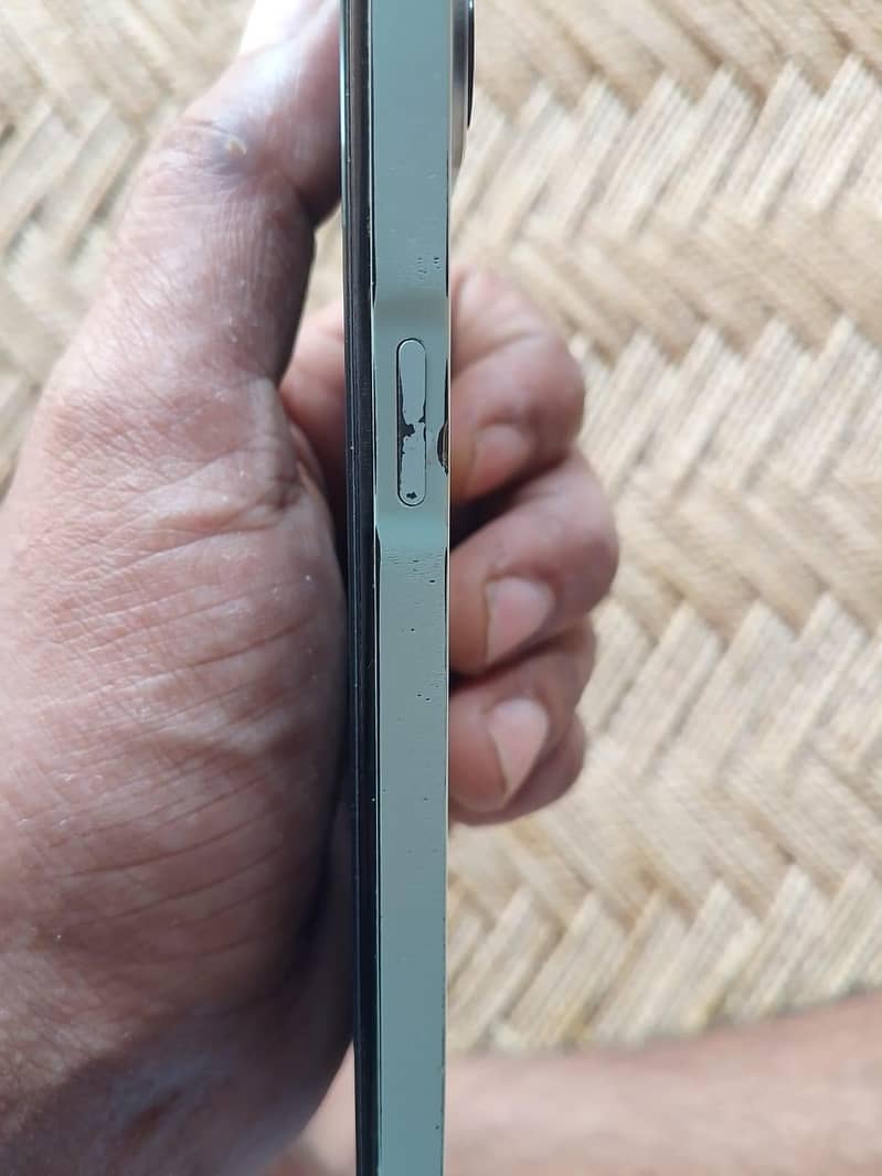 Realme C35 6