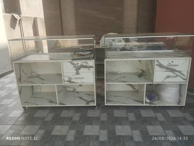 Mobile Showcases And Racks In Excellent Conditions