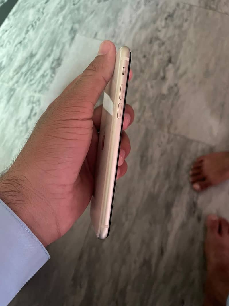 Apple iPhone SE 3rd generation 3