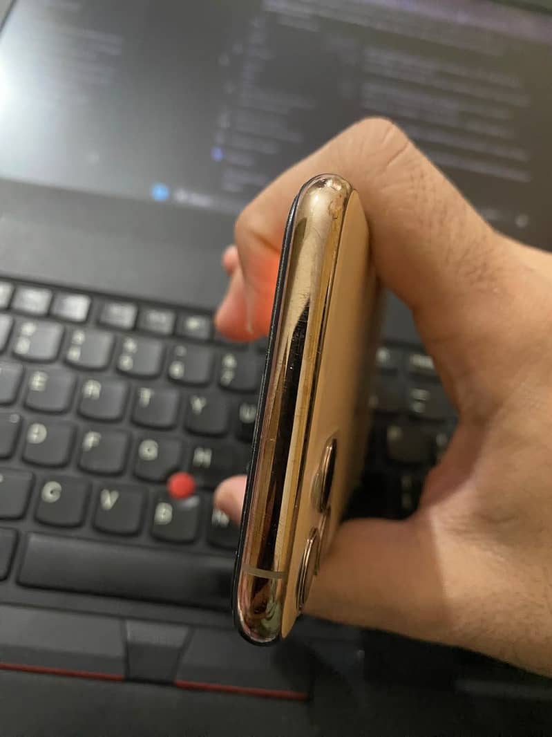 Apple iPhone 11 Pro 3