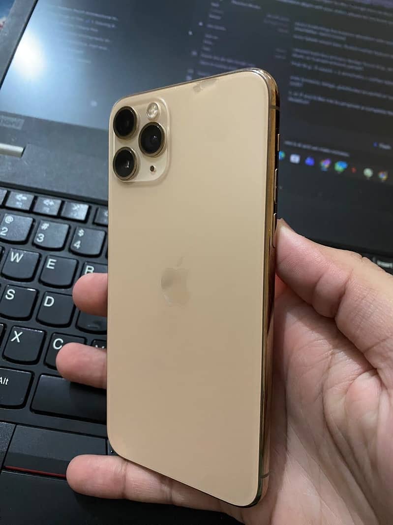 Apple iPhone 11 Pro 4
