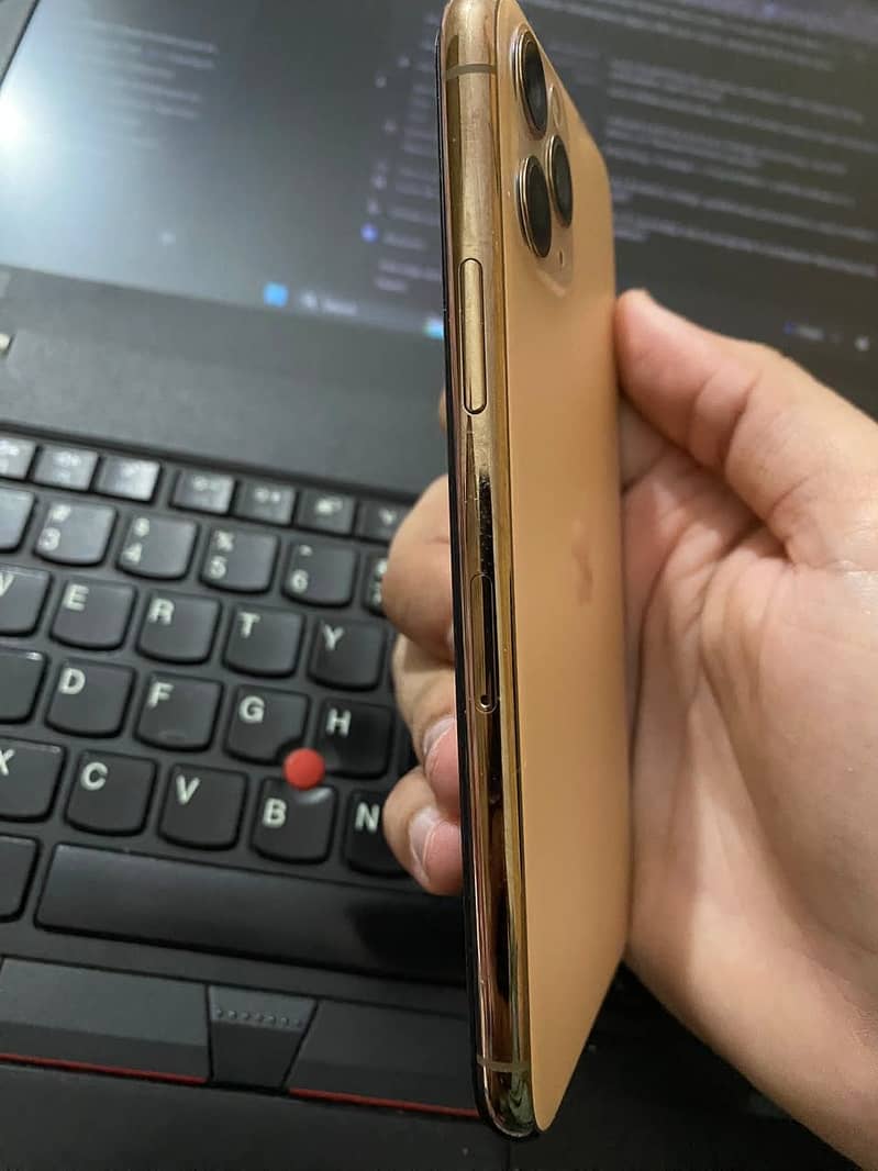 Apple iPhone 11 Pro 6
