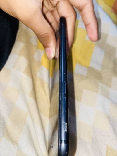 Apple iPhone 7