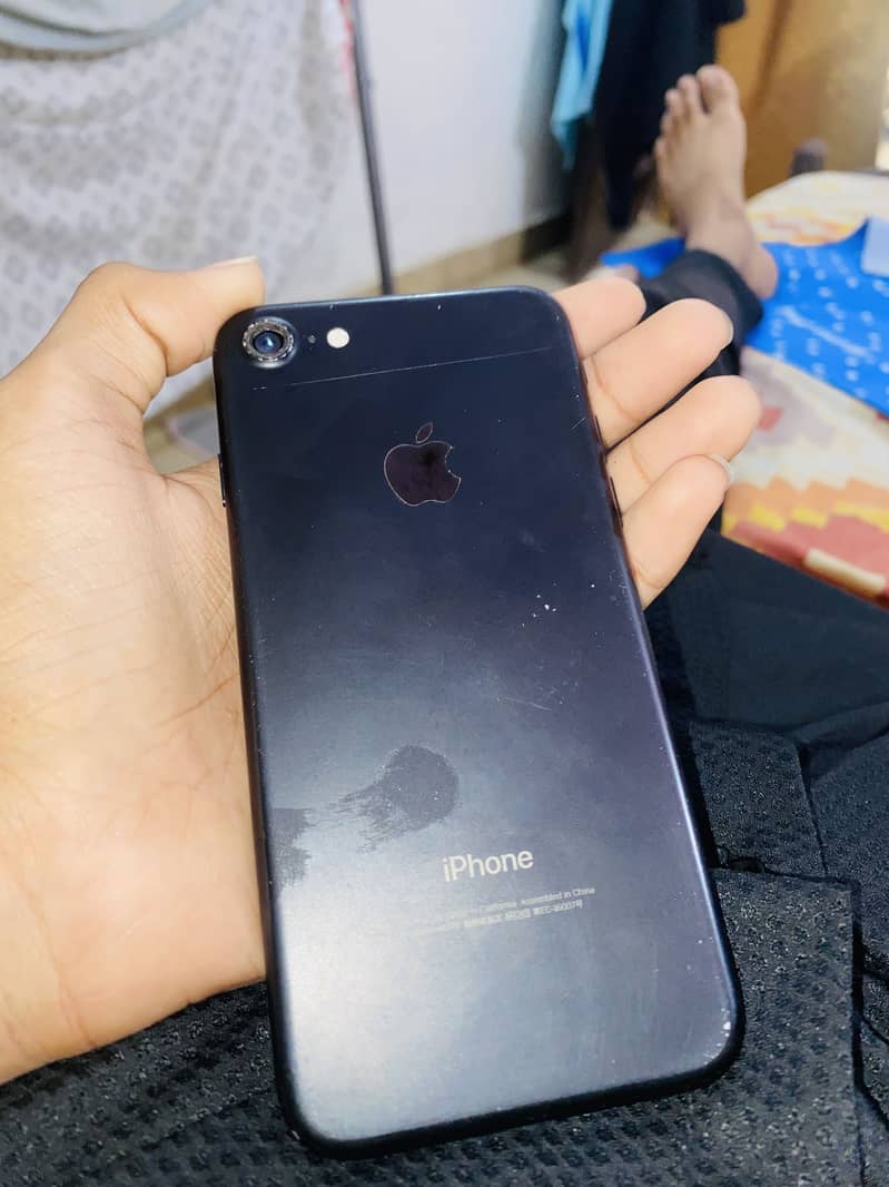 Apple iPhone 7 1