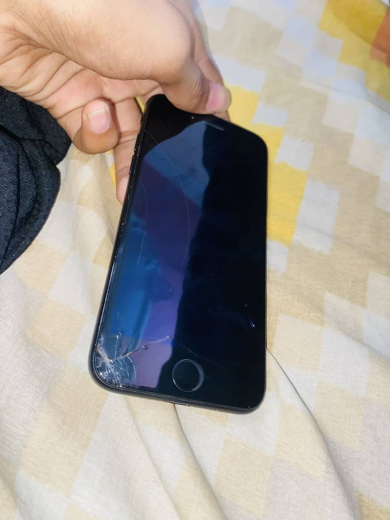 Apple iPhone 7 4