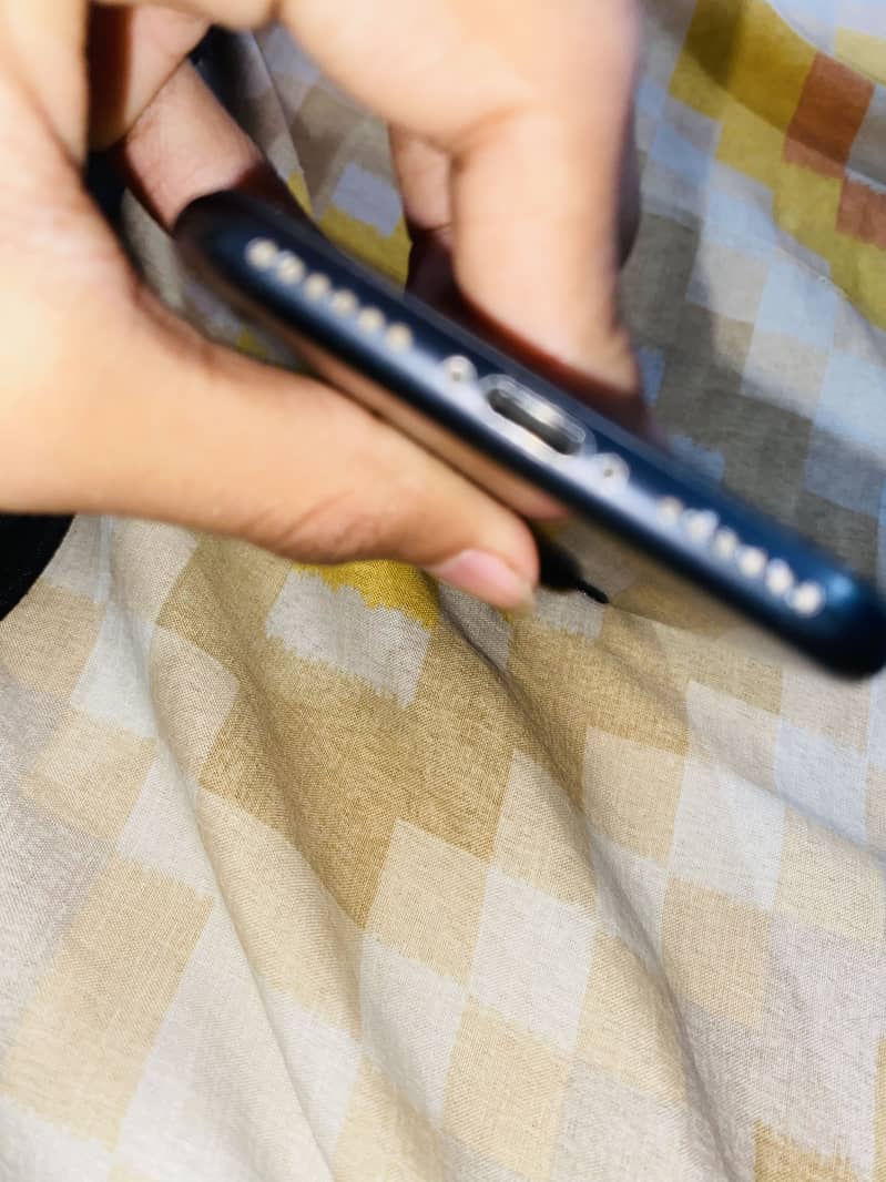Apple iPhone 7 7